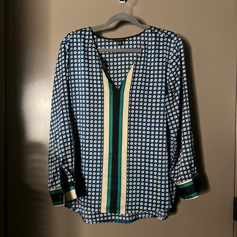 NWOT Ann Taylor graphic long sleeve blouse